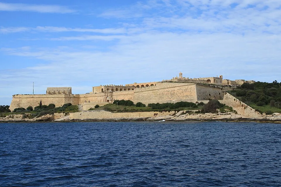 Il-Forti Manoel fuq il-Gżira Manoel.