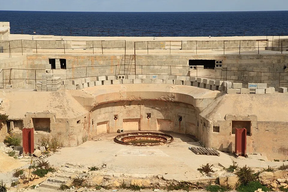 Il-mogħdija ta’ barra f’Tigné Point, Tas-Sliema.