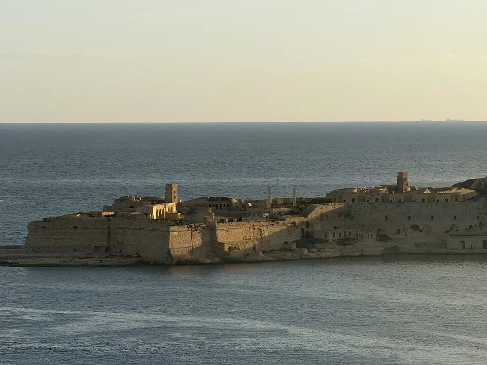 Il-Forti Rikażli min-naħa tal-Belt Valletta.
