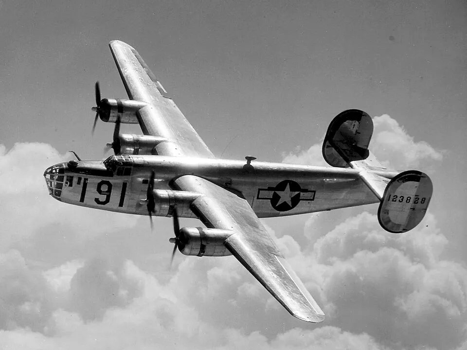 Għall-kuntest: Tip ta’ ajruplan: Consolidated B-24 Liberator fl-ajru. Eżempju tat-tip, mhux it-tifrik f’Malta.