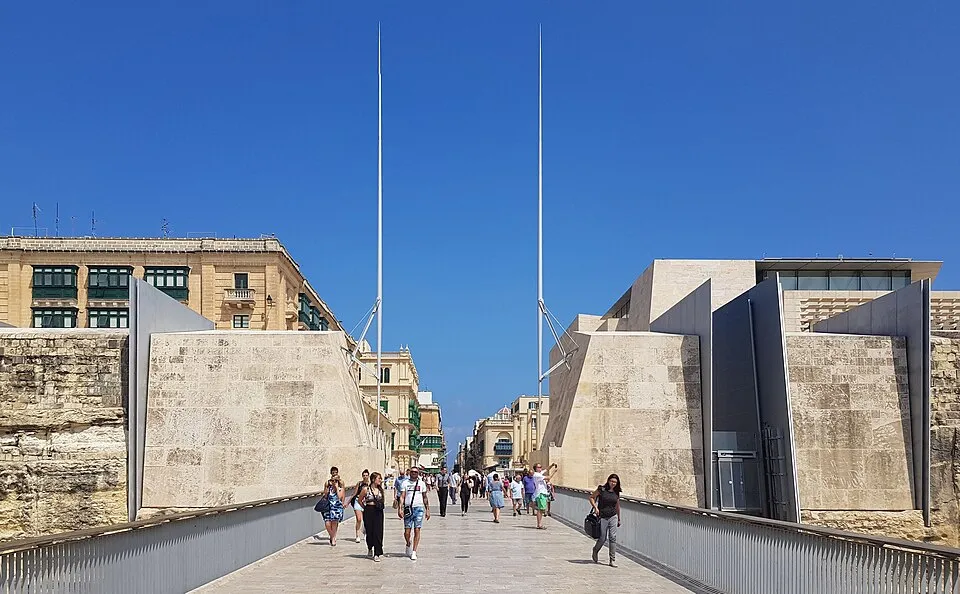 Għall-kuntest: Id-daħla tal-lum għall-Belt Valletta.
