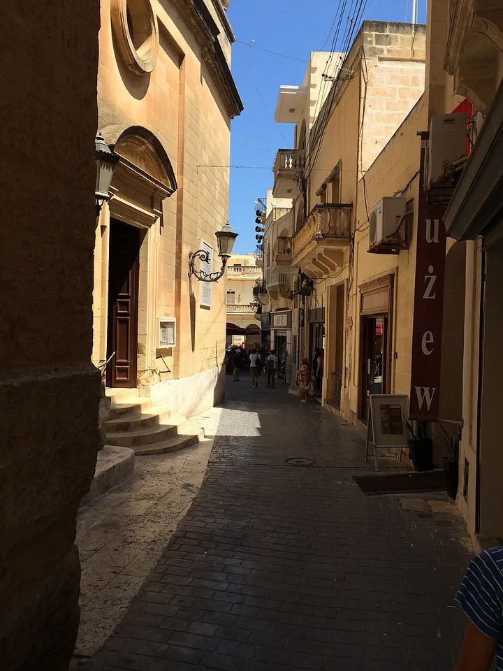 Location context: a street in central Victoria, Gozo; this photograph does not identify St Mary Street.